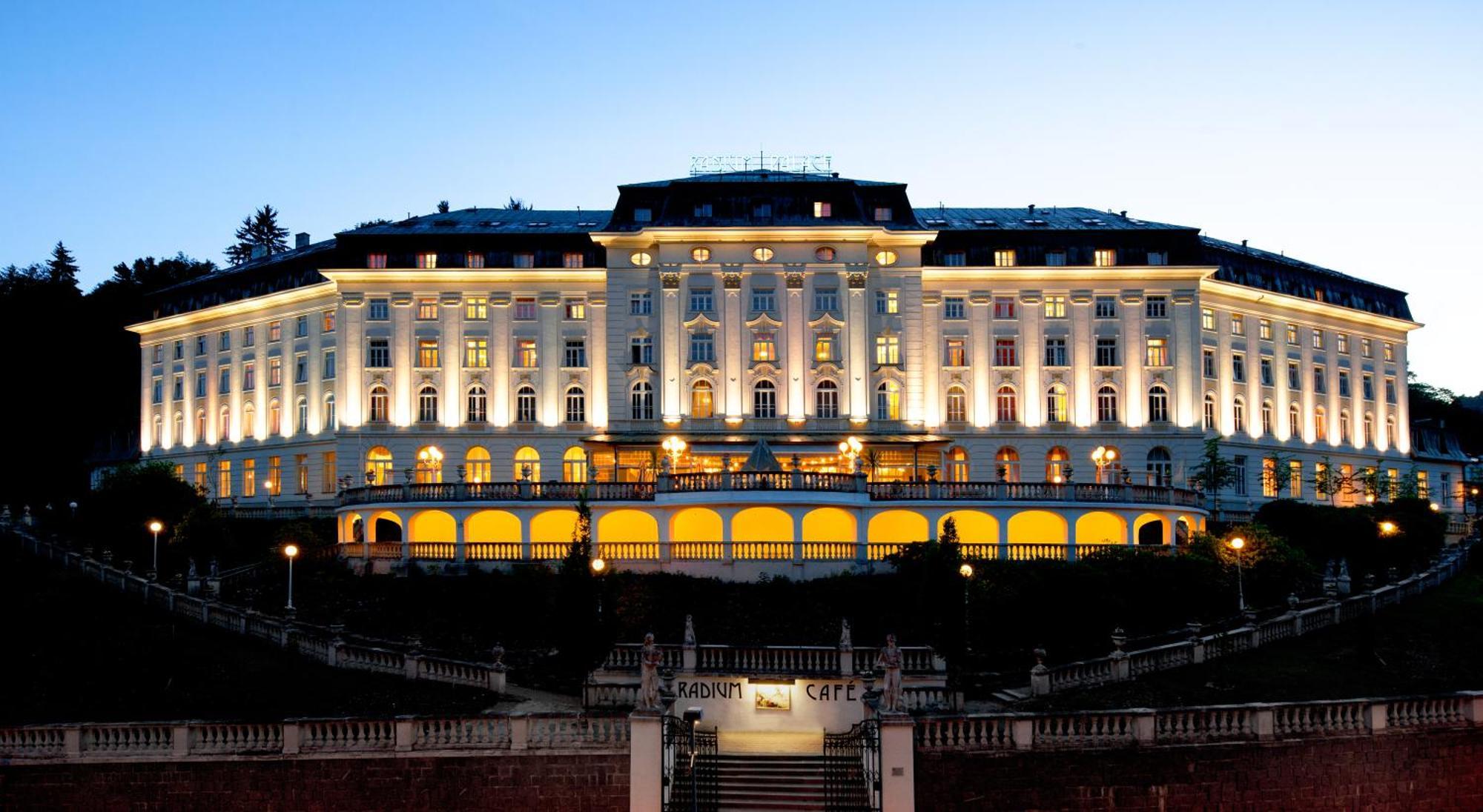 Hotel Radium Palace Яхимов Екстериор снимка